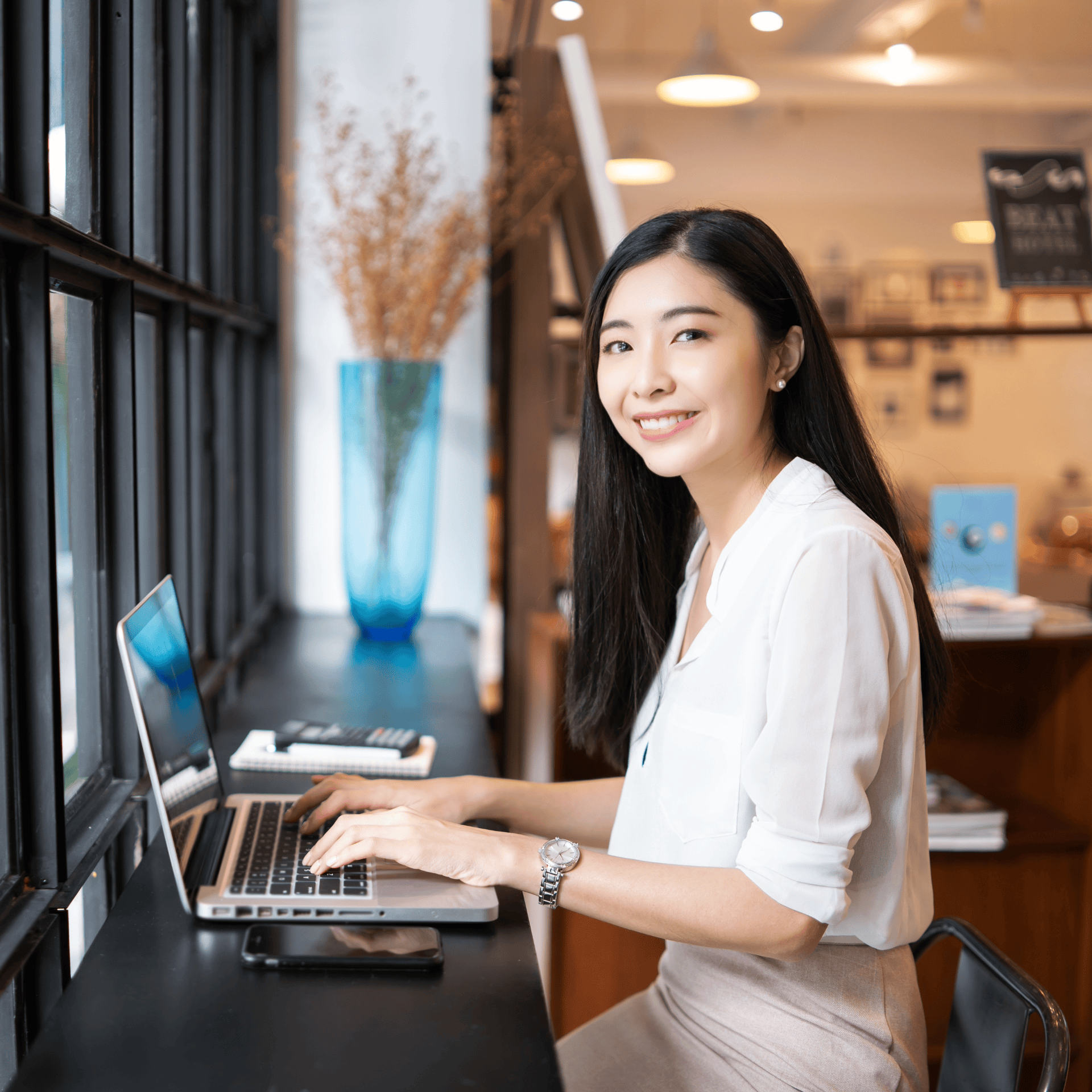 Bangkok personal assistant helping Western expat with moving to Bangkok and relocation services via video call